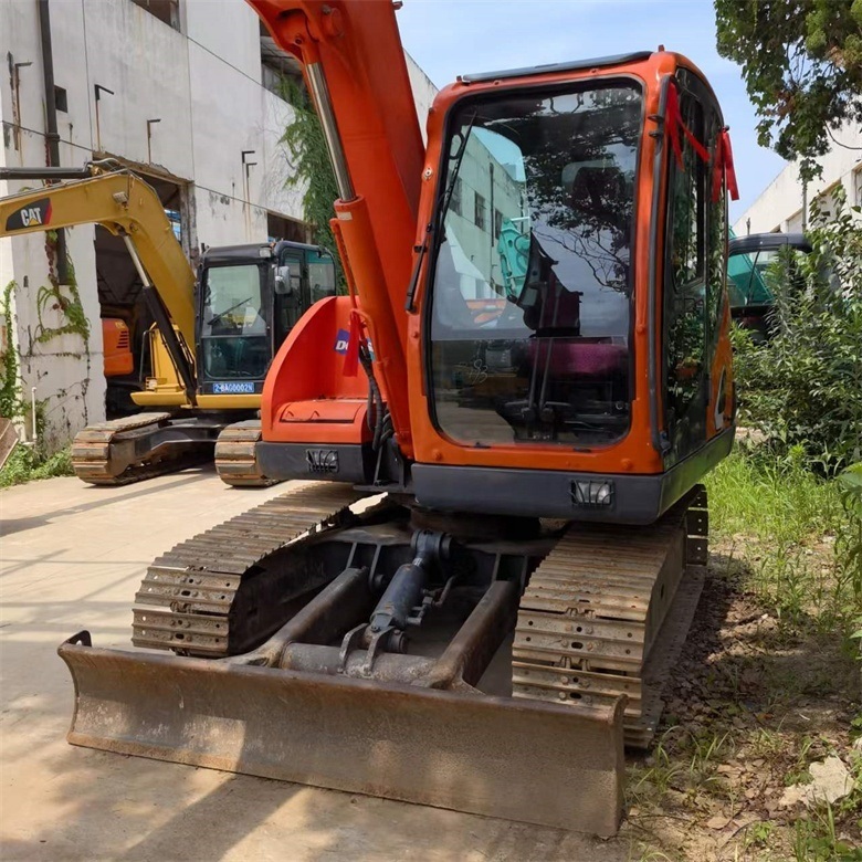 Used Doosan DX75-9C Crawler Excavator with 36.5 KW Power 0.3 m³ Bucket Capacity and 6500 KG Weight
